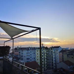Skyline In Citta Studi A 1 Minuto Dal Metro Con Terrazzo Wi-fi E Netflix Milano