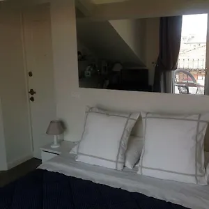 Pied à Terre With Terrazza In Center Milano